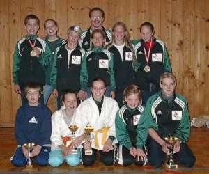 Unser Nachwuchs mit Trainer Willi Gunzer